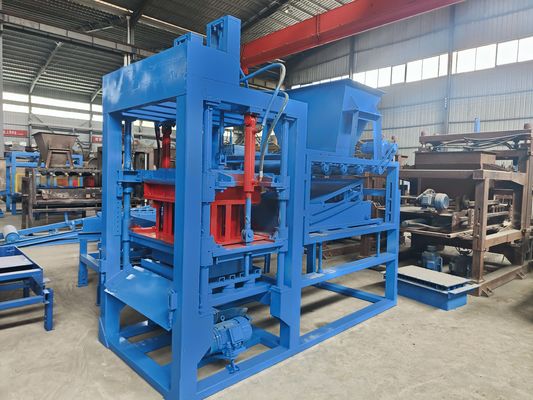 Автоматическая машина для изготовления блоков размером 150*150*100 мм с блочной формой для моста