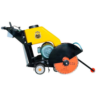 Длинная жизнь Время толкают ходячий путь Маленькая дорога резка Асфальт Бетон режущая машина